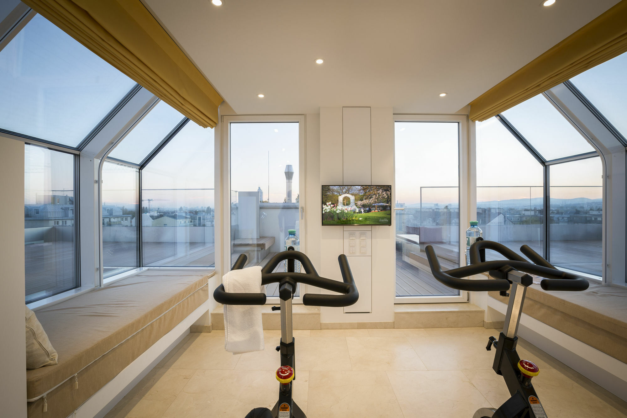 Vienna Grand Apartments DANUBE Buitenkant foto